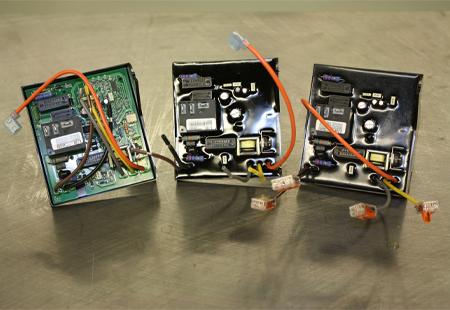 Compuestos para encapsulado en vacío (potting) para tarjetas de circuito impreso, microelectrónica y circuitos